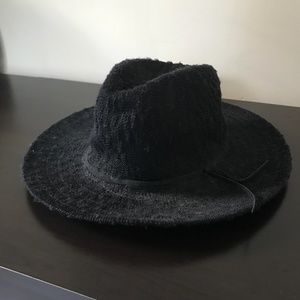 Lightweight black hat